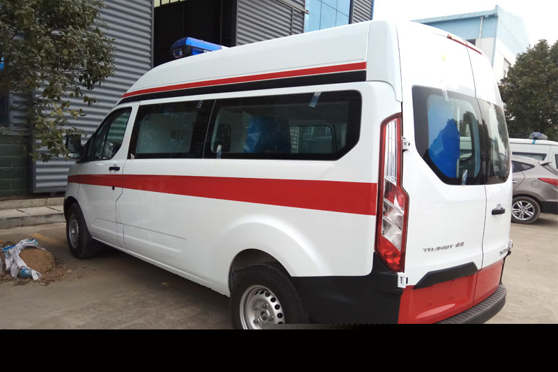  新全順中軸柴油救護車